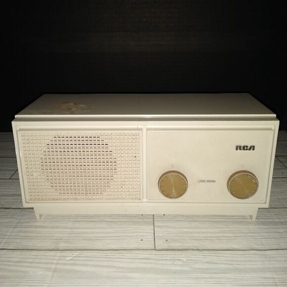 RCA Vintage Solid State Radio RZA 205 Model Broadcast Receiver - Picture 8 of 11